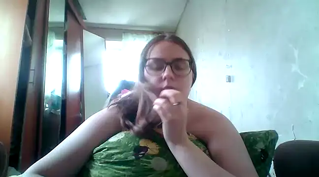 Snapshot of DesireMelissa chatting on February 2025 10:37:02 AM DesireMelissa online show from February 2025 10:37:02 AM