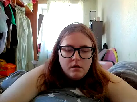 Snapshot of DesireMelissa chatting on June 2026 05:59:01 AM DesireMelissa online show from June 2026 05:59:01 AM