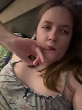 Snapshot of DesireMelissa chatting on March 2025 08:10:02 PM DesireMelissa online show from March 2025 08:10:02 PM
