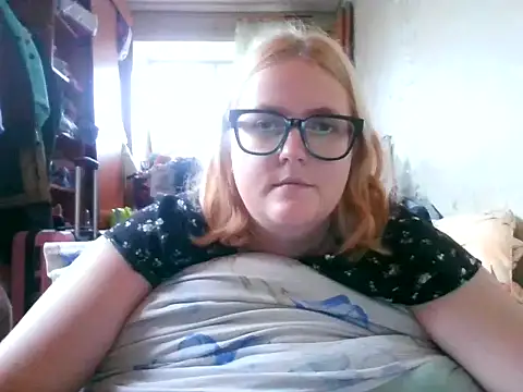 Snapshot of DesireMelissa chatting on October 2025 08:48:01 AM DesireMelissa online show from October 2025 08:48:01 AM