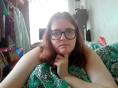 Snapshot of DesireMelissa chatting on June 2026 05:45:02 AM DesireMelissa online show from June 2026 05:45:02 AM