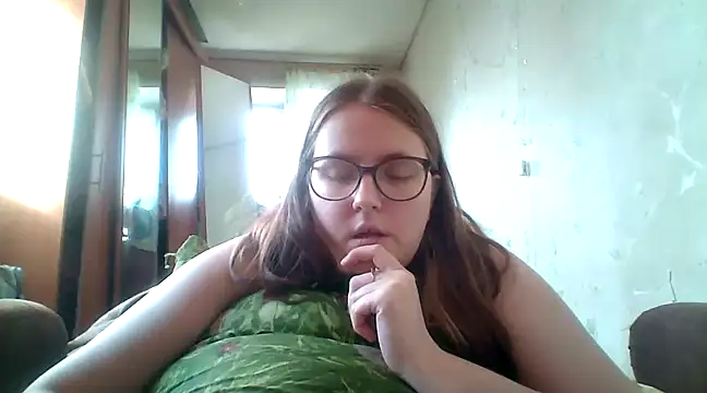 Snapshot of DesireMelissa chatting on February 2025 11:55:01 AM DesireMelissa online show from February 2025 11:55:01 AM