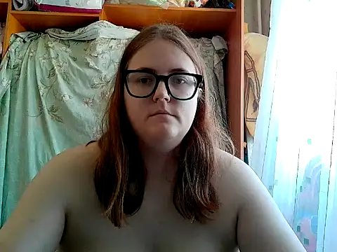 Snapshot of DesireMelissa chatting on June 2026 07:06:02 AM DesireMelissa online show from June 2026 07:06:02 AM