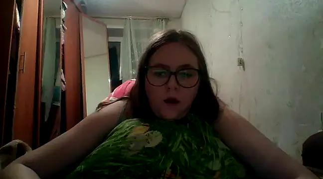 Snapshot of DesireMelissa chatting on March 2025 04:00:02 PM DesireMelissa online show from March 2025 04:00:02 PM
