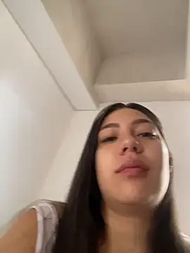 Latina vanessa online show from May 2026 01:28:01 PM