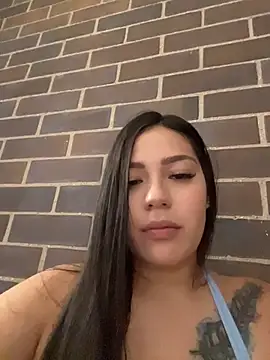 Latina vanessa online show from May 2026 04:25:01 PM
