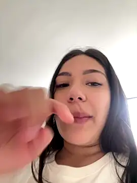 Latina vanessa online show from December 2025 06:23:02 PM