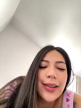 Latina vanessa online show from December 2025 12:41:01 PM