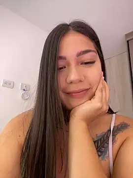 Snapshot of Latina_vanessa chatting on February 2025 09:48:01 PM Latina vanessa online show from February 2025 09:48:01 PM