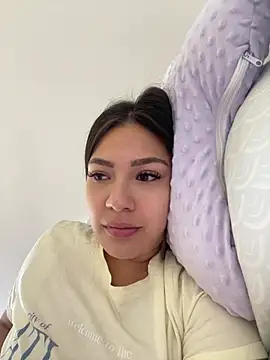 Latina vanessa online show from March 2026 04:32:02 PM