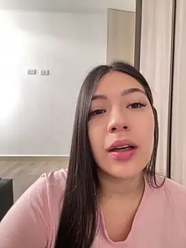 Latina vanessa online show from February 2026 05:01:01 PM