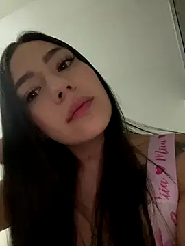 Latina vanessa online show from November 2025 01:43:01 AM