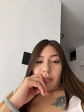Snapshot of Latina_vanessa chatting on June 2026 06:29:01 PM Latina vanessa online show from June 2026 06:29:01 PM