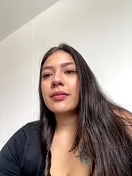 Latina vanessa online show from December 2025 03:57:02 PM