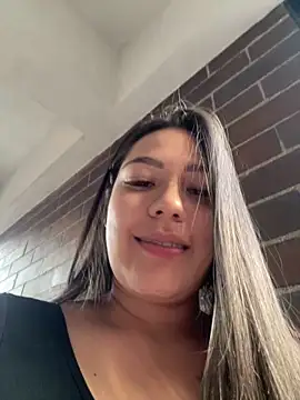 Latina vanessa online show from April 2026 10:43:01 PM