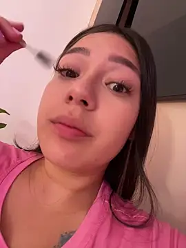 Latina vanessa online show from April 2026 11:58:01 PM