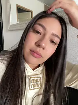 Latina vanessa online show from February 2026 04:09:02 PM