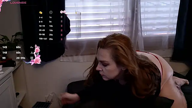 Snapshot of Big_Beautiful_MILF chatting on September 2025 12:52:01 PM Big Beautiful MILF online show from September 2025 12:52:01 PM