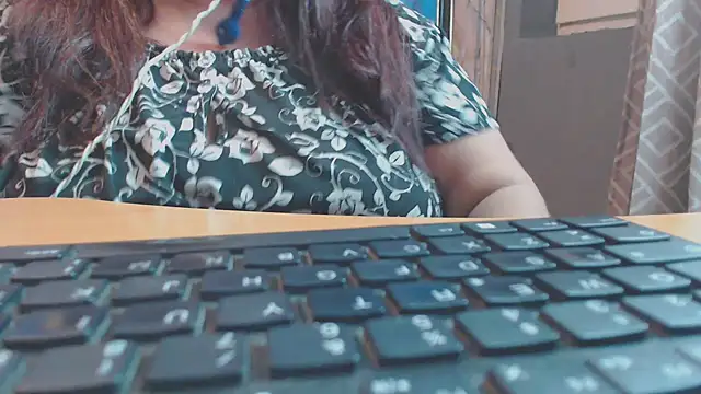 Snapshot of bbwxxx70 chatting on October 2025 09:48:01 PM bbwxxx70 online show from October 2025 09:48:01 PM