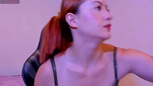 Amypond   online show from November 2025 05:05:01 PM