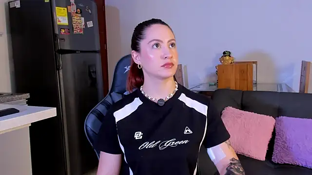 Amypond   online show from April 2026 07:28:02 PM