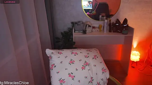 ChloeMillerMeow online show from April 2026 07:18:01 PM