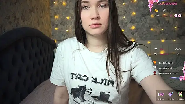 Snapshot of ChloeMillerMeow chatting on February 2025 06:15:02 PM ChloeMillerMeow online show from February 2025 06:15:02 PM