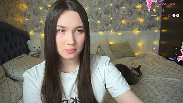 Snapshot of ChloeMillerMeow chatting on February 2025 05:26:01 PM ChloeMillerMeow online show from February 2025 05:26:01 PM