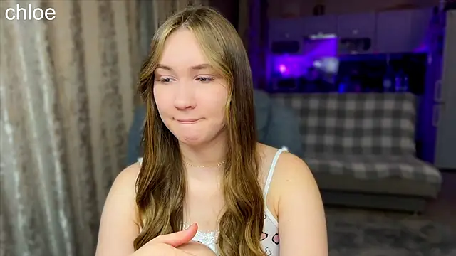 Snapshot of ChloeMillerMeow chatting on October 2025 07:11:02 PM ChloeMillerMeow online show from October 2025 07:11:02 PM