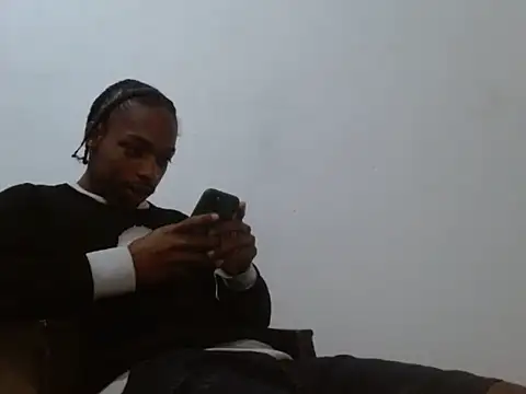 Larry-n-clouds online show from February 2026 04:50:01 PM