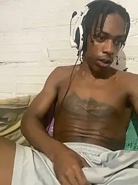 Larry-n-clouds online show from November 2025 03:50:01 AM