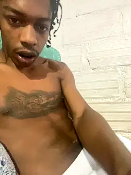 Larry-n-clouds online show from November 2025 01:01:02 PM