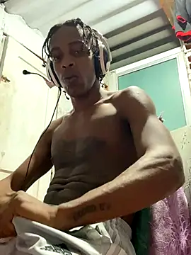 Larry-n-clouds online show from November 2025 03:16:01 AM