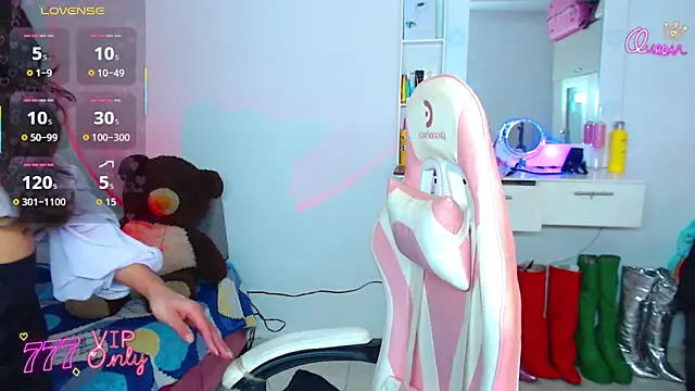 camila hootie online show from April 2026 08:32:02 PM