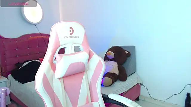 camila hootie online show from April 2026 04:24:02 AM