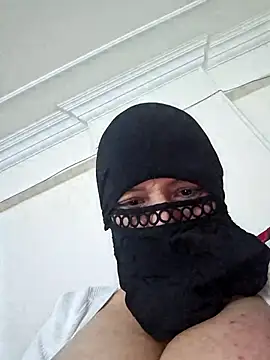 Snapshot of Rozittaa chatting on December 2025 10:22:02 PM Rozittaa online show from December 2025 10:22:02 PM