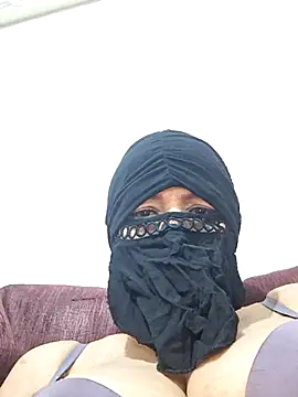 Snapshot of Rozittaa chatting on November 2025 07:29:02 PM Rozittaa online show from November 2025 07:29:02 PM