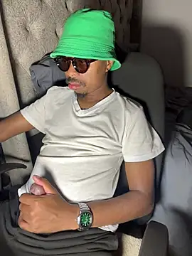 JaroDawg47 online show from April 2026 07:37:02 PM