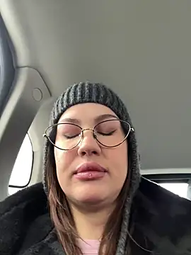 Snapshot of RinaCat chatting on December 2025 05:02:02 AM RinaCat online show from December 2025 05:02:02 AM