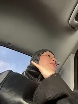 Snapshot of RinaCat chatting on November 2025 05:22:01 AM RinaCat online show from November 2025 05:22:01 AM