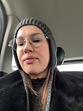 Snapshot of RinaCat chatting on November 2025 05:11:01 AM RinaCat online show from November 2025 05:11:01 AM