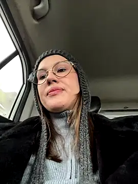 Snapshot of RinaCat chatting on November 2025 06:07:02 AM RinaCat online show from November 2025 06:07:02 AM