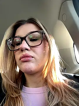 Snapshot of RinaCat chatting on September 2025 05:24:01 AM RinaCat online show from September 2025 05:24:01 AM