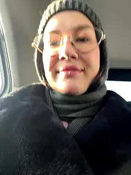 Snapshot of RinaCat chatting on November 2025 06:02:01 AM RinaCat online show from November 2025 06:02:01 AM