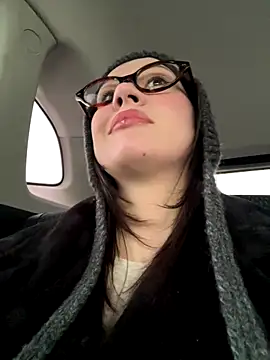 Snapshot of RinaCat chatting on November 2025 05:40:01 AM RinaCat online show from November 2025 05:40:01 AM