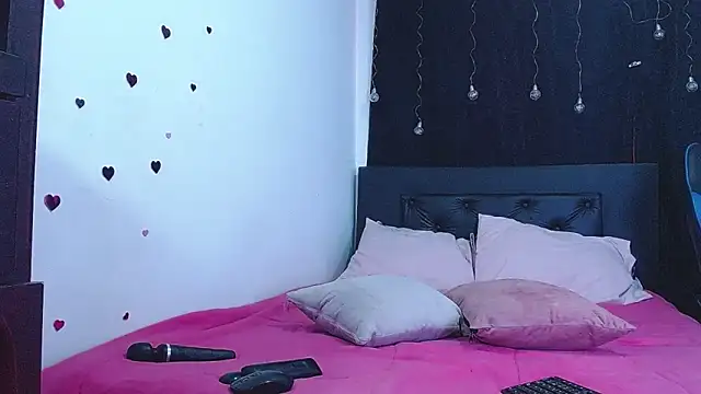 Georgina Copper online show from February 2026 08:44:01 PM