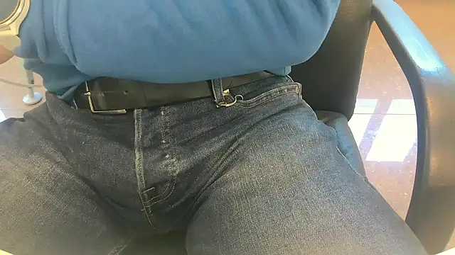 alessandroman2114 online show from February 2026 11:17:01 AM