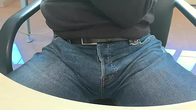 alessandroman2114 online show from March 2026 10:06:02 AM