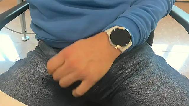 alessandroman2114 online show from February 2026 11:22:02 AM