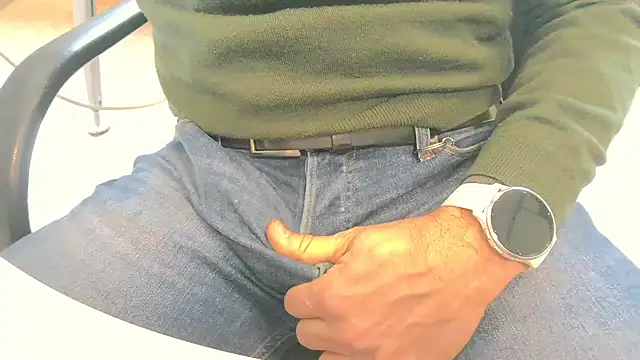 alessandroman2114 online show from February 2026 11:20:02 AM